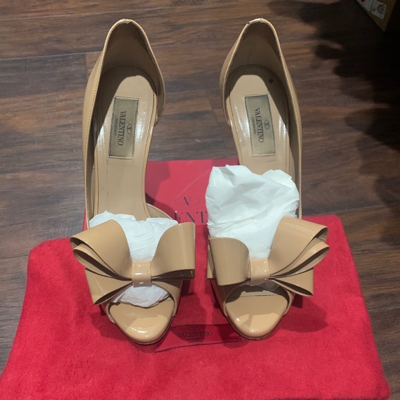 Valentino Garavani Shoes - Valentino bow heels